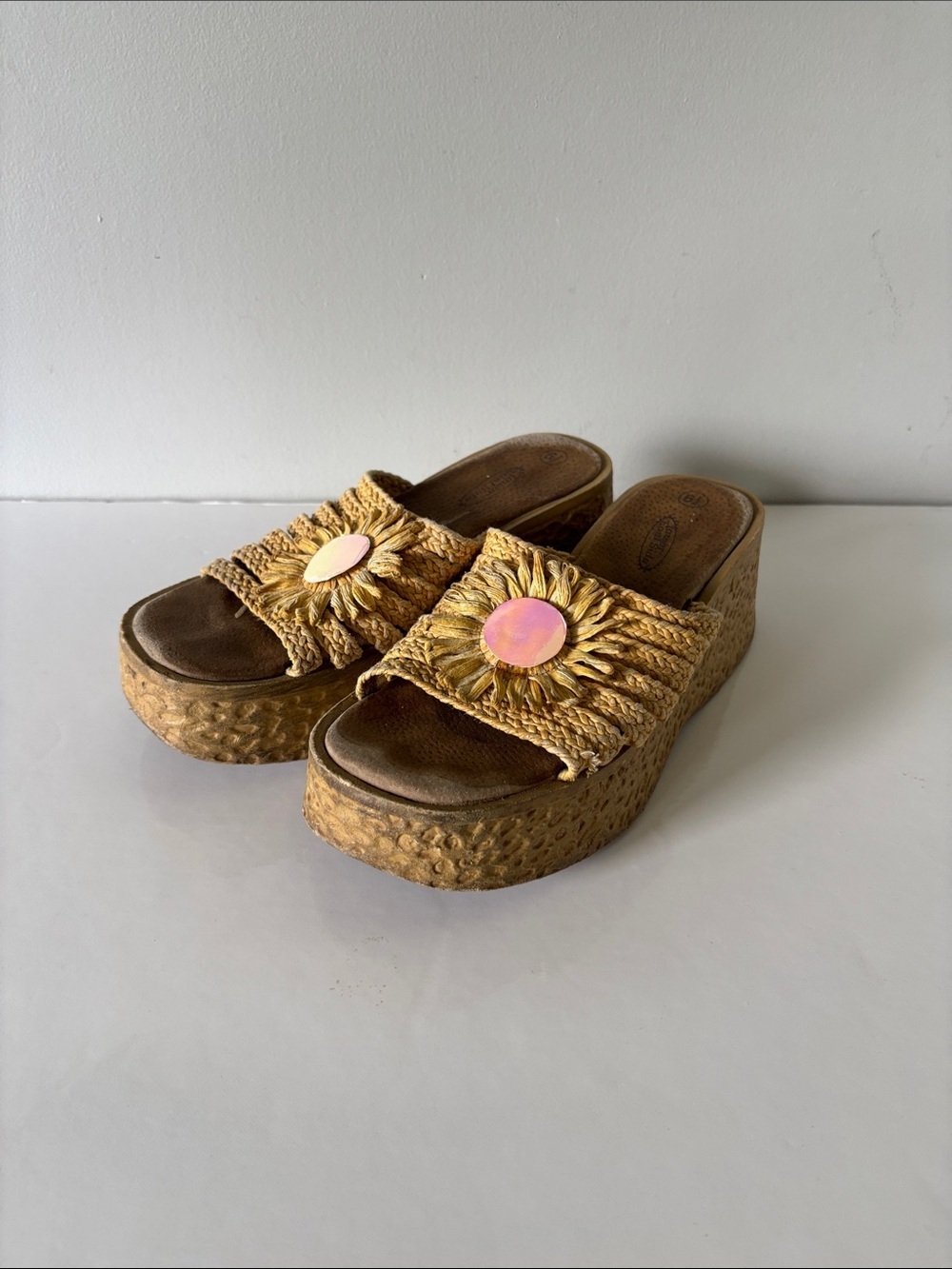 Vintage Y2K Woven Sunflower Platform Slide Sandals Tan Mustard 6.5